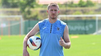 Lundstram, Trabzonspor yeni sezon hazırlıklarını Macaristan'ın Szeged kentinde sürdüren bordo-mavili