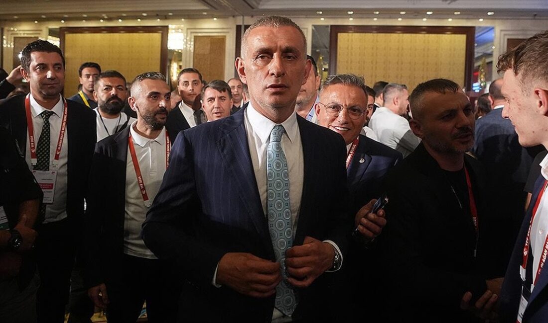 Türkiye Futbol Federasyonu Olağan Mali ve Seçimli Genel Kurulu'nda Divan