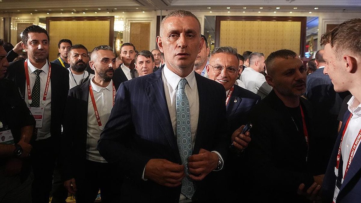 Türkiye Futbol Federasyonu Olağan Mali ve Seçimli Genel Kurulu'nda Divan