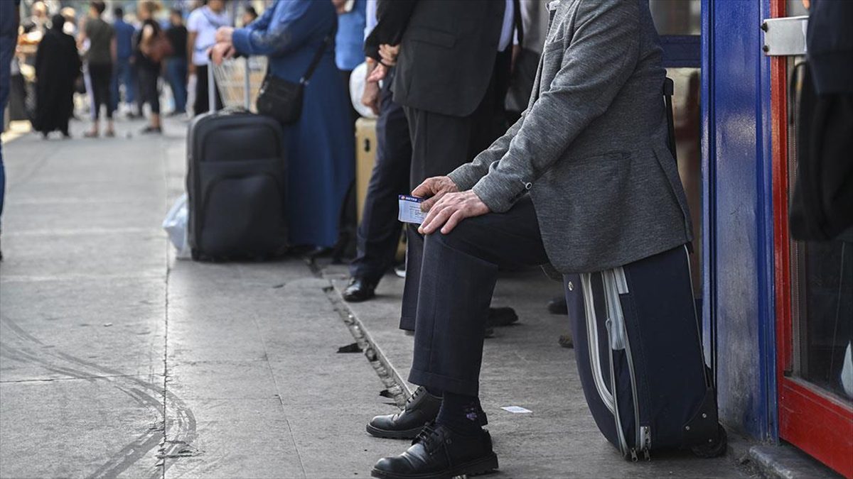 Türkiye'ye göç edenlerin sayısı, 2023'te bir önceki yıla göre yüzde