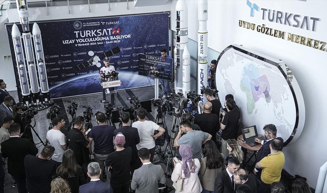 Ulaştırma ve Altyapı Bakanı Abdulkadir Uraloğlu, "Uydunun roketten ayrılmasından sonra
