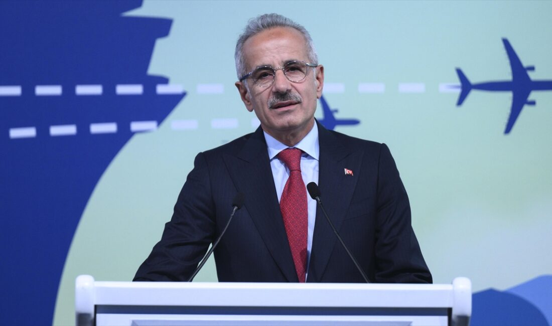 Ulaştırma ve Altyapı Bakanı Abdulkadir Uraloğlu, "Dış hatlarda 50 ülkede