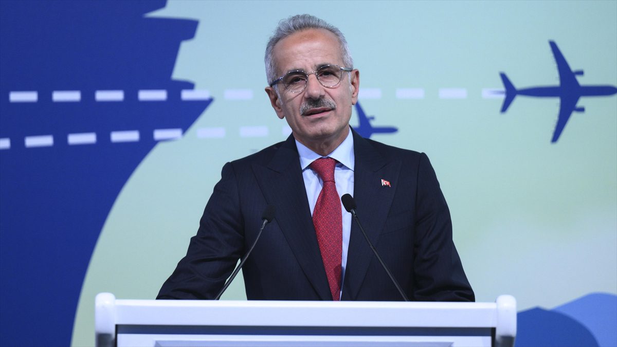 Ulaştırma ve Altyapı Bakanı Abdulkadir Uraloğlu, "Dış hatlarda 50 ülkede