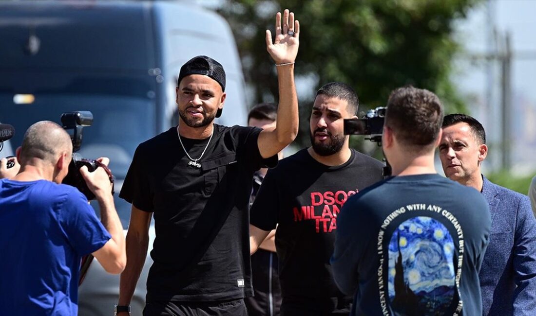 Fenerbahçe'nin transfer görüşmelerine başlandığını duyurduğu Faslı futbolcu Youssef En-Nesyri, İstanbul'a