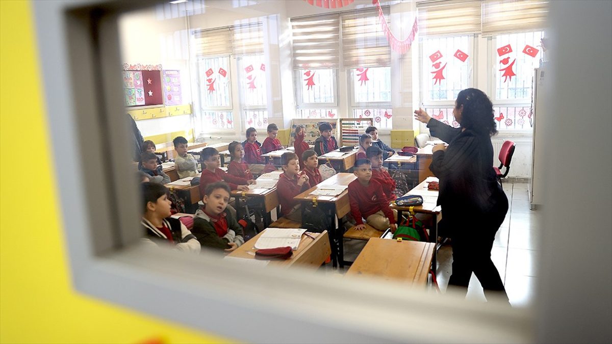 Milli Eğitim Bakanlığınca, ilkokul 1. sınıf şubeleri ile sınıf öğretmenlerinin