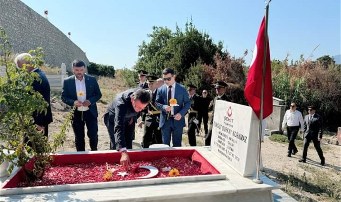 ANTALYA (AA) – 30 Ağustos Zafer Bayramı dolayısıyla Finike ilçesindeki