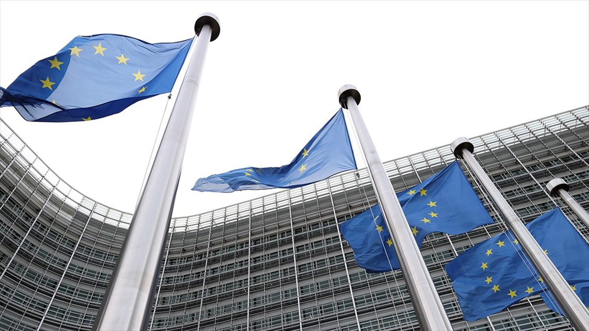 BRÜKSEL (AA) – AB Komisyonu, Ukrayna’ya 2027’ye kadar sağlanacak 50