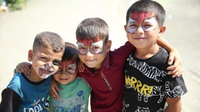Doğu ve Güneydoğu illerinden Giresun'a gelen mevsimlik tarım işçilerinin çocukları,