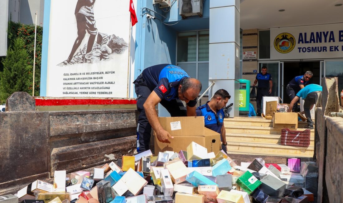 ANTALYA (AA) – Alanya’da 7 bin 857 şişe sahte parfüm