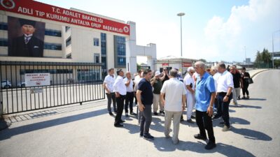 ANTALYA (AA) – Antalya'nın Alanya ilçesinde tatil yaptığı otelin havuzunun