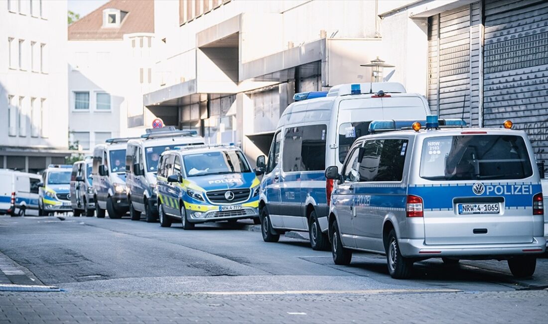Almanya’nın Kuzey Ren Vestfalya eyaletinin Solingen kentinde 3 kişinin hayatını