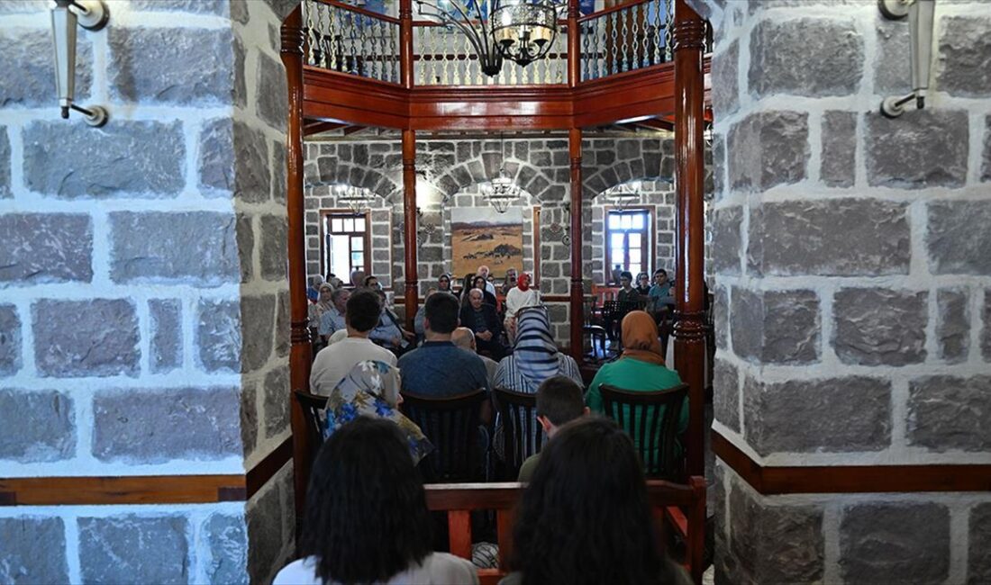 Ankara'da her ay düzenli olarak yapılacak "Mesnevi Sohbetleri" başladı.