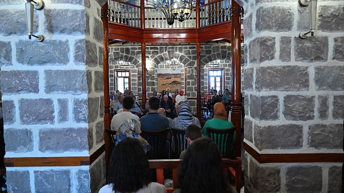 Ankara'da her ay düzenli olarak yapılacak "Mesnevi Sohbetleri" başladı.