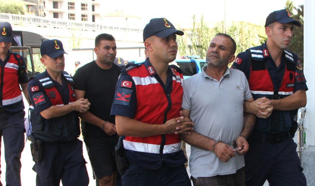 ANTALYA (AA) – Antalya'nın Serik ilçesinde akrabalar arasında çıkan 1