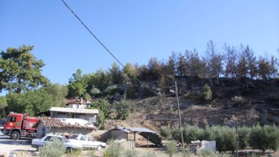 ANTALYA (AA) – Antalya'nın Serik ilçesinde kırsal arazide başlayıp ormana