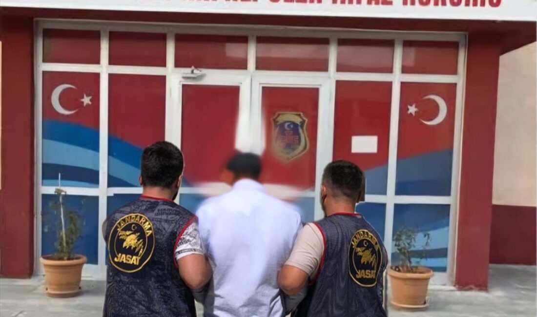 ANTALYA (AA) – Antalya'nın Kumluca ilçesinde hakkında kesinleşmiş hapis cezası