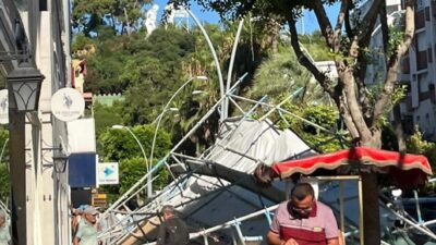 ANTALYA (AA) – Antalya’da tadilattaki binanın iskelesinin devrilmesi sonucu yolcu