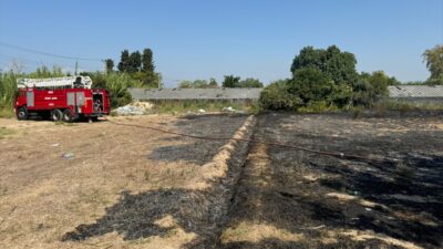 ANTALYA (AA) – Antalya'nın Kepez ilçesinde bir tarlada çıkan yangın
