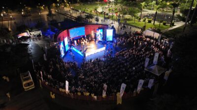 - Solo dans gösterilerinde Türkiye'yi temsil eden Volkan Arıcı, grup