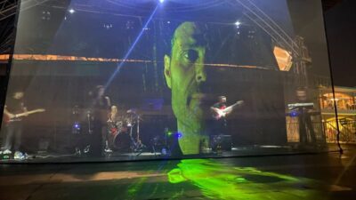 ANTALYA (AA) – Antalya'nın Serik ilçesinde unutulmaz sanatçılar hologram teknolojisi