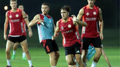 - Kırmız-beyazlı kulüp, teknik direktör Alex'in antrenman sahasında attığı golü