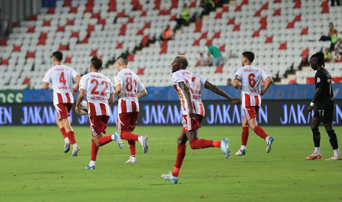 Trendyol Süper Lig'in 3. haftasında Antalyaspor, konuk ettiği Atakaş Hatayspor'u