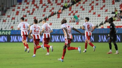 Trendyol Süper Lig'in 3. haftasında Antalyaspor, konuk ettiği Atakaş Hatayspor'u