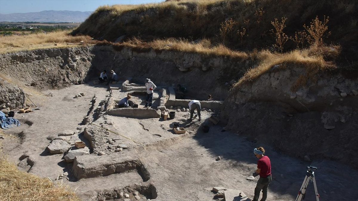 UNESCO Dünya Mirası Listesi'nde yer alan Malatya'daki Arslantepe Höyüğü'ndeki kazılarda