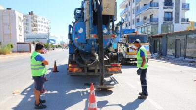 ANTALYA (AA) – ASAT ekipleri Kepez’de kanalizasyon hatlarını temizledi. Antalya