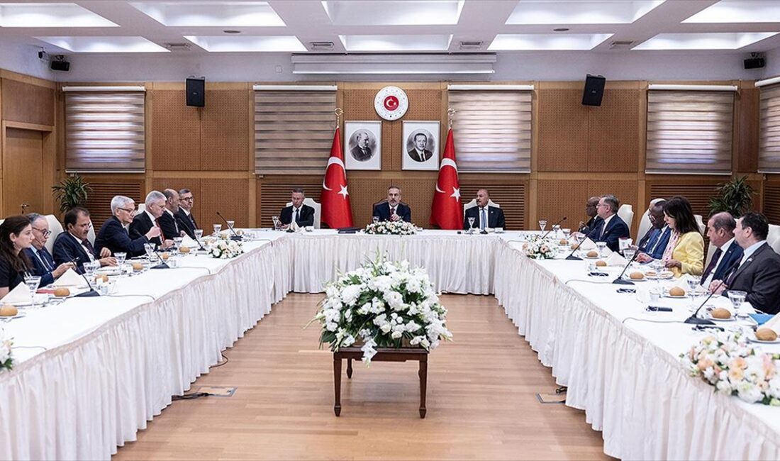 Dışişleri Bakanı Hakan Fidan, Arap Birliği ülkelerinin Ankara Büyükelçileri ile
