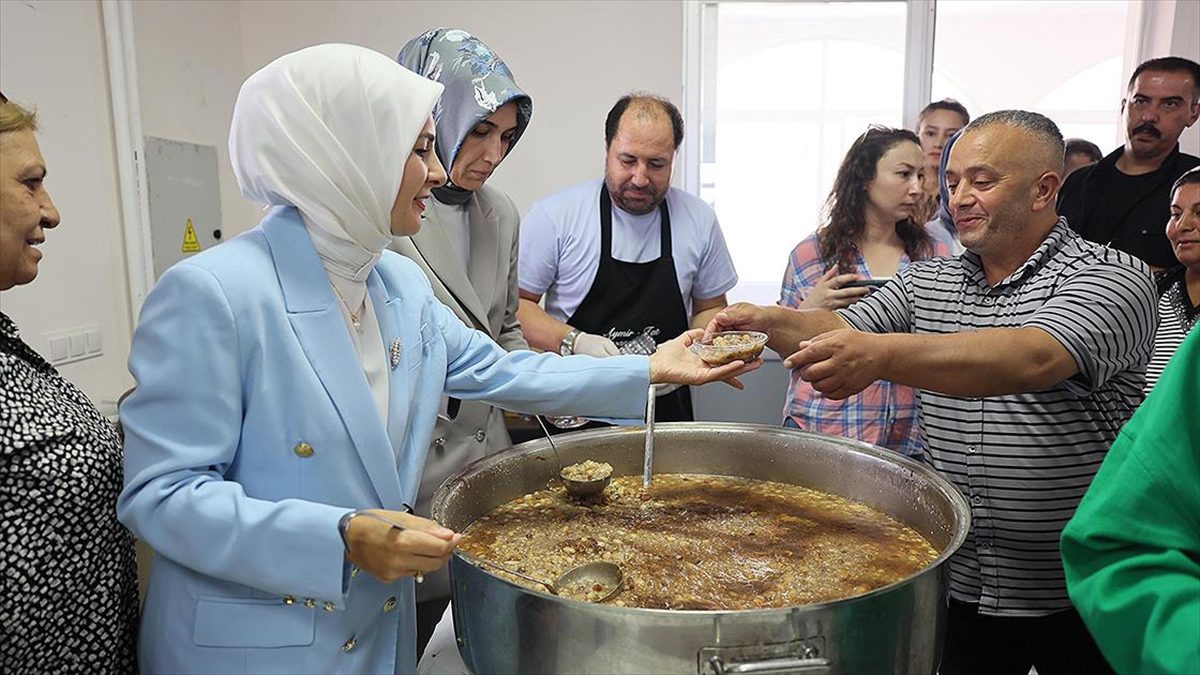 Aile ve Sosyal Hizmetler Bakanı Mahinur Özdemir Göktaş, Alevi vatandaşlarla