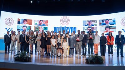 ANKARA (AA) – Bakan Tekin ve sanatçılar, okul aile işbirliğine