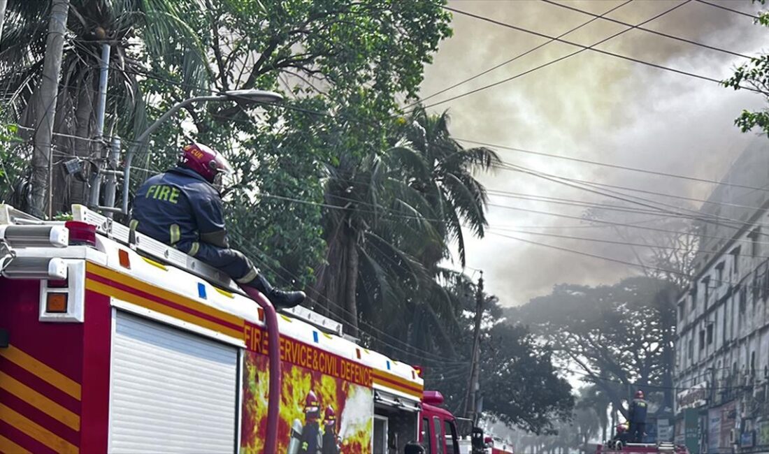 Bangladeş'in Narayanganj bölgesindeki lastik fabrikasında 25 Ağustos'ta çıkan yangında kaybolan