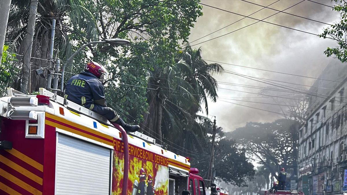 Bangladeş'in Narayanganj bölgesindeki lastik fabrikasında 25 Ağustos'ta çıkan yangında kaybolan