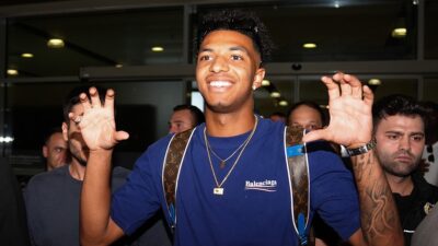 Beşiktaş'ın transfer görüşmelerinde bulunduğu Fransa temsilcisi Paris Saint-Germain'in İtalyan futbolcusu