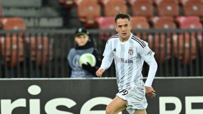 Beşiktaş, Bosna Hersekli futbolcusu Amir Hadziahmetovic'in kiralık olarak Çaykur Rizespor'a