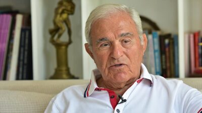 Beynine pıhtı atan eski olimpiyat şampiyonu milli güreşçi Ahmet Ayık