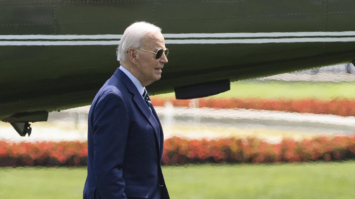 WASHINGTON (AA) – ABD Başkanı Biden, Beyaz Saray’dan çıkışında basın