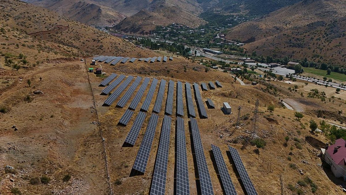 Bitlis Belediyesi, elektrik ihtiyacının büyük bölümünü 35 bin dönüm alana