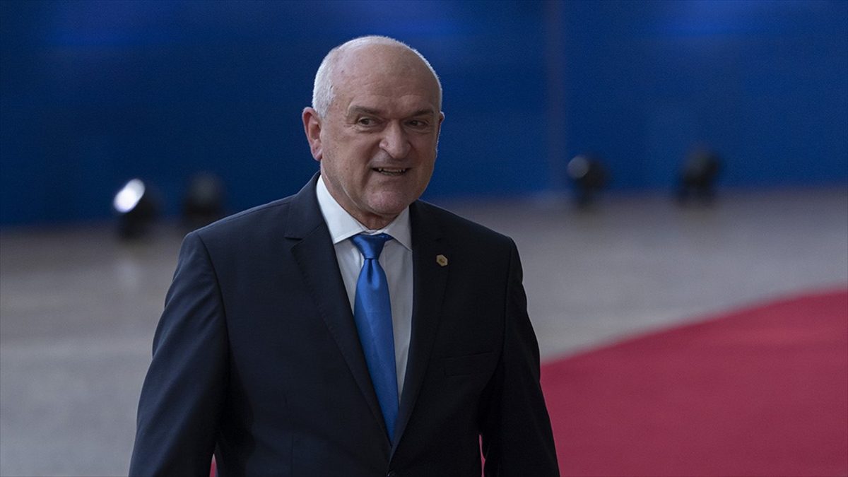 Erken seçimlerin 27 Ekim'de yapılması bekleniyor.