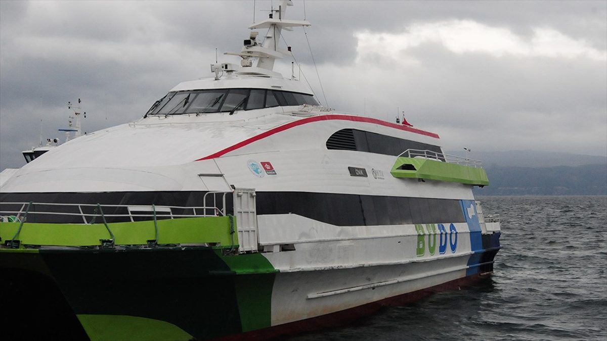 Bursa Büyükşehir Belediyesince Bursa ile İstanbul arasında işletilen deniz otobüsü