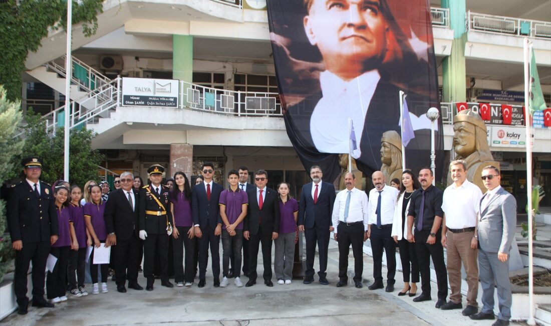 ANTALYA (AA) – Antalya'nın Serik ilçesinde 30 Ağustos Zafer Bayramı