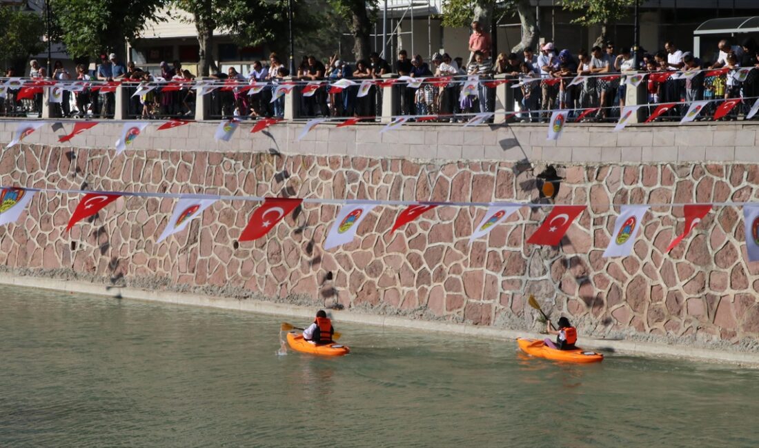 ÇANKIRI (AA) – Çankırı Belediyesince kent merkezinden geçen Tatlı Çay