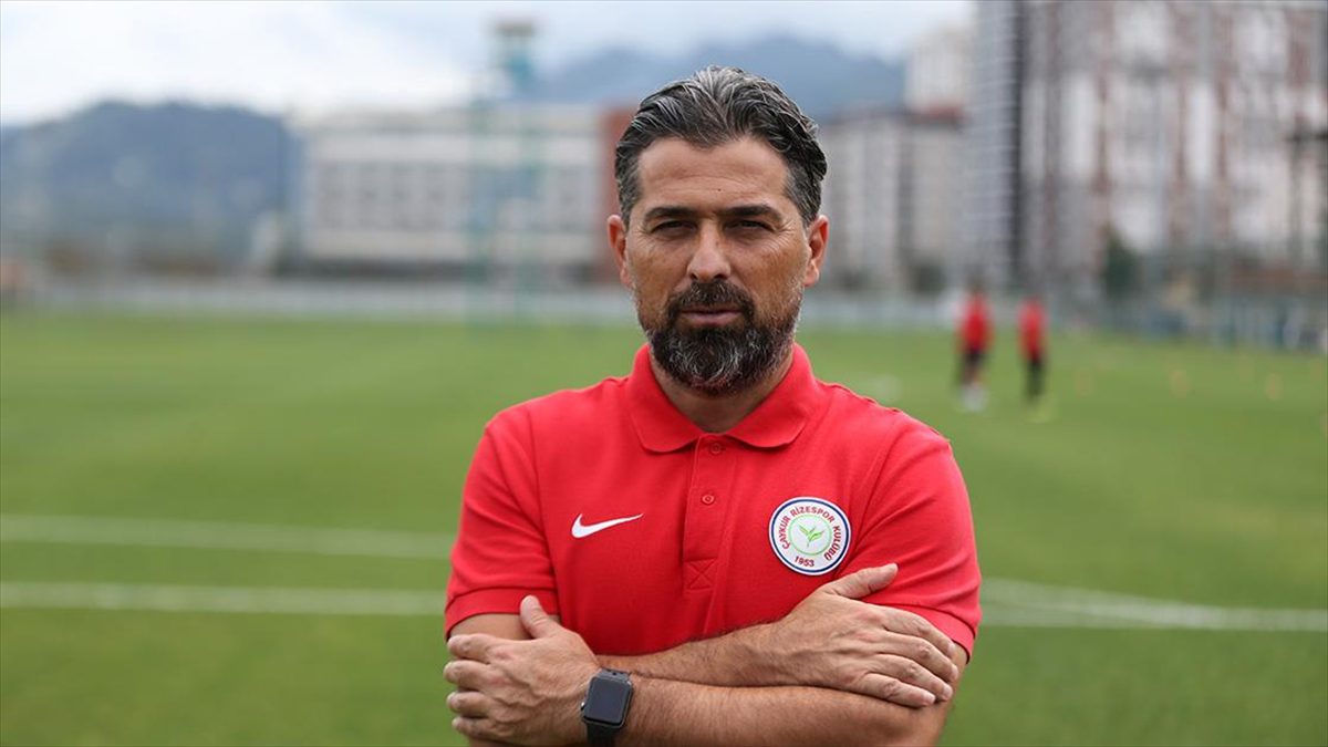 Trendyol Süper Lig ekiplerinden Çaykur Rizespor'un teknik direktörü İlhan Palut,