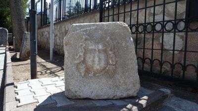 Çorum'un Sungurlu ilçesinde altyapı kazı çalışmasında tesadüfen bulunan, üzerinde mitolojide