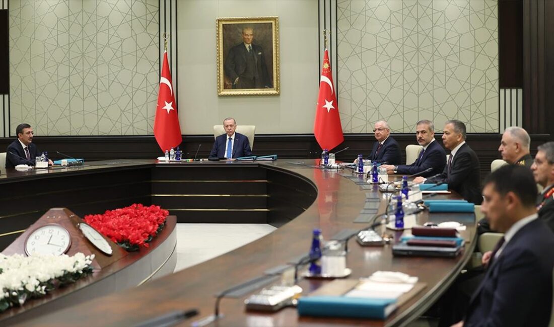 ANKARA (AA) – Cumhurbaşkanlığı Külliyesi’ndeki toplantıya Şura üyeleri Cumhurbaşkanı Yardımcısı