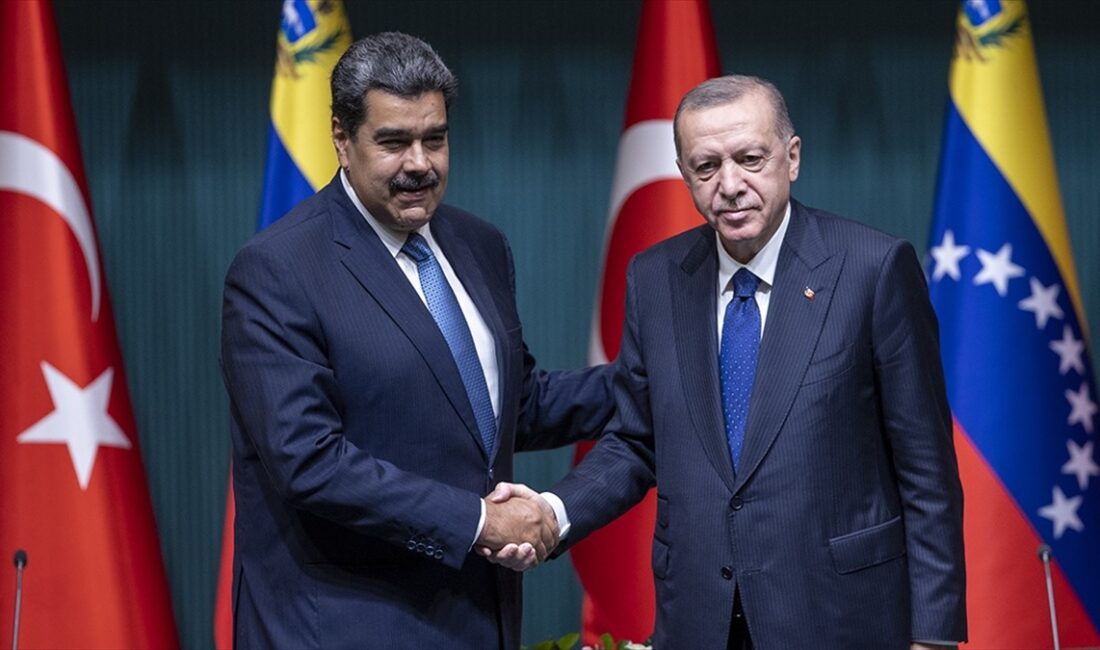 Cumhurbaşkanı Recep Tayyip Erdoğan, Venezuela Cumhurbaşkanı Nicolas Maduro ile telefonda