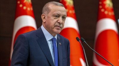 Cumhurbaşkanı Recep Tayyip Erdoğan, şehit polis memuru Ahmet Şahan'ın ailesine
