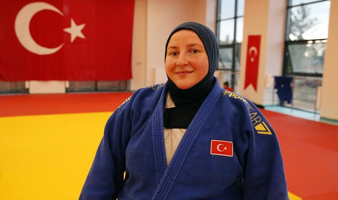 Londra 2012 Paralimpik Oyunları'nda gümüş madalya alan milli judocu Nazan