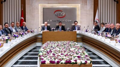 ANKARA (AA) – Cumhurbaşkanı Yardımcısı Yılmaz, ATO heyetiyle bir araya